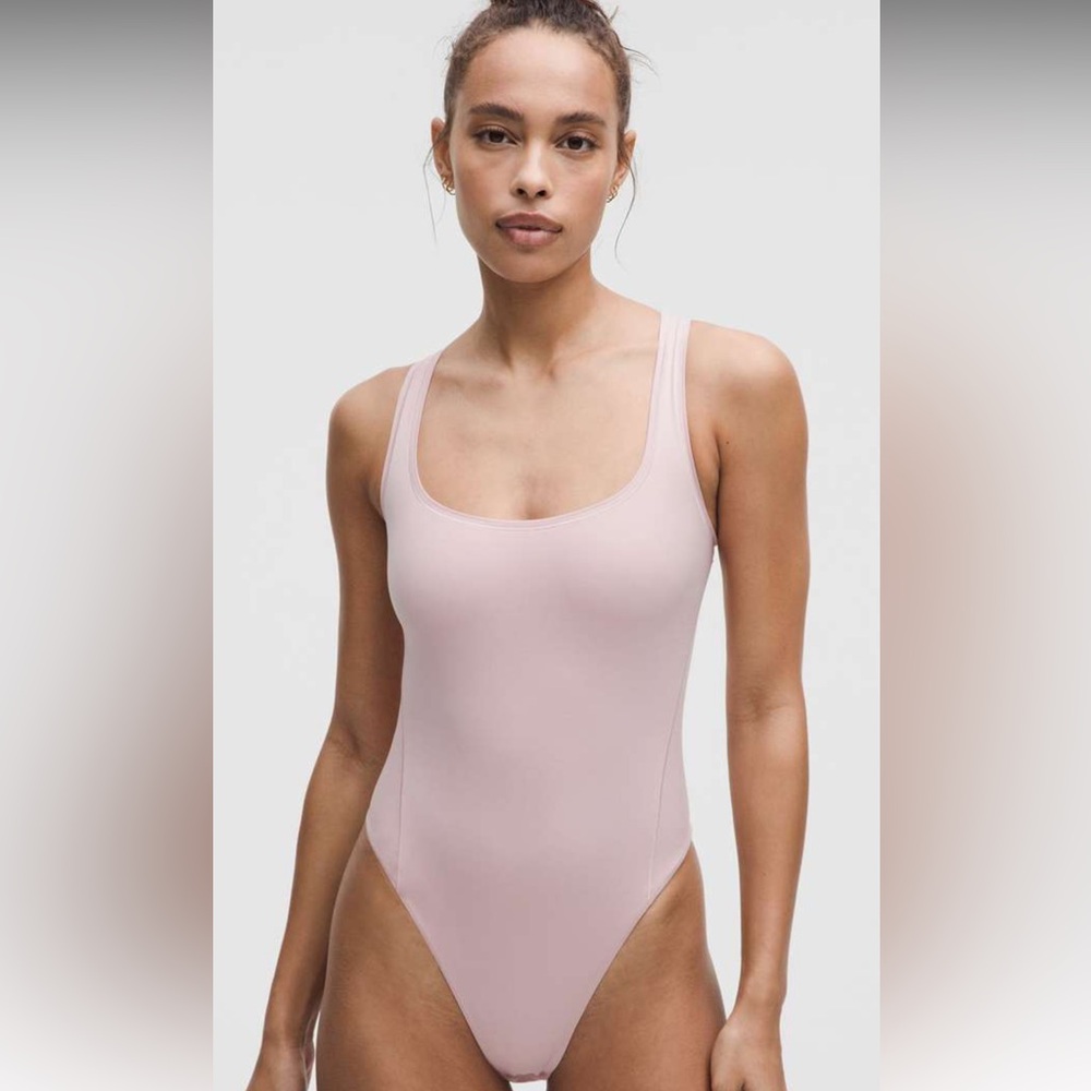 185. NWT Lululemon Wundermost Ultra-Soft Nulu Square-Neck Bodysuit
Pink Haze